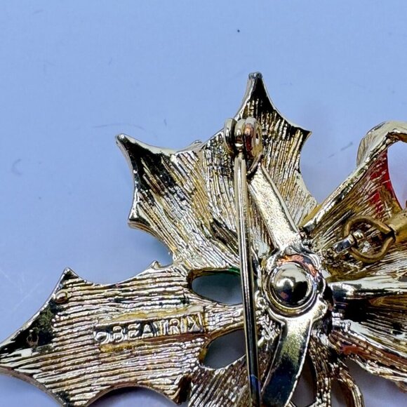 Beatrix Christmas Bells Brooch Pin Vintage Jewelry Green Holly Red Berry Sparkle - Picture 6 of 6